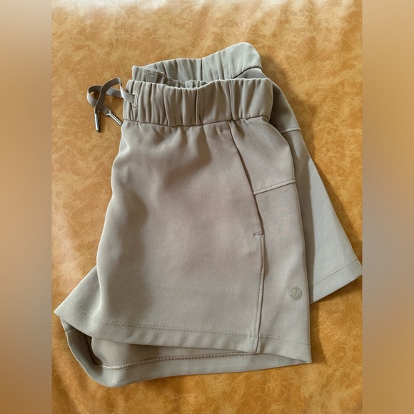 Lululemon shorts - Picture 3 of 5